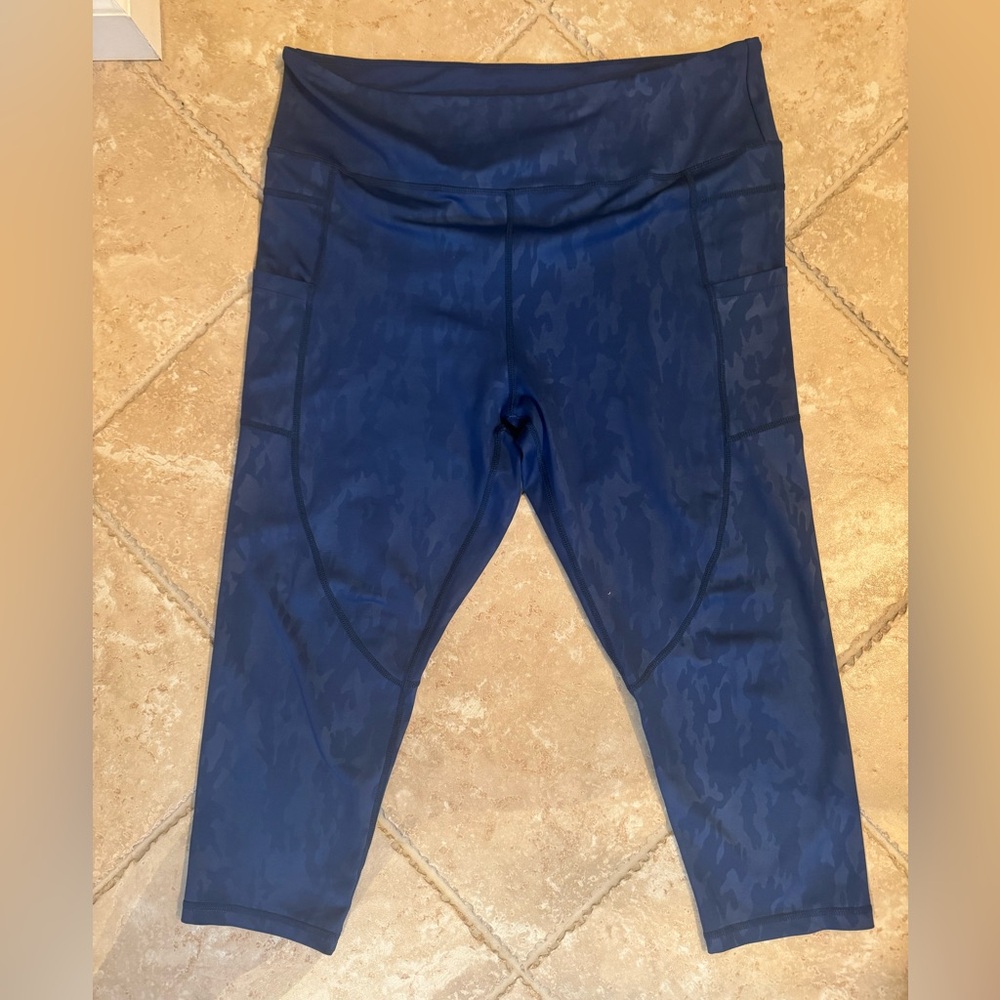 Zyia calf-length leggings, size 20, slight animal print